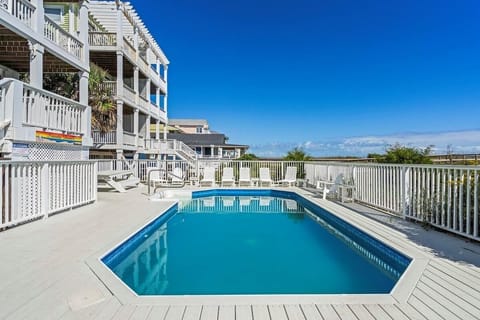Carolina Beach Oceanfront with Pool