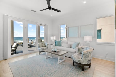 Vivianna #5 - Second  Floor  - Bonus Living Room