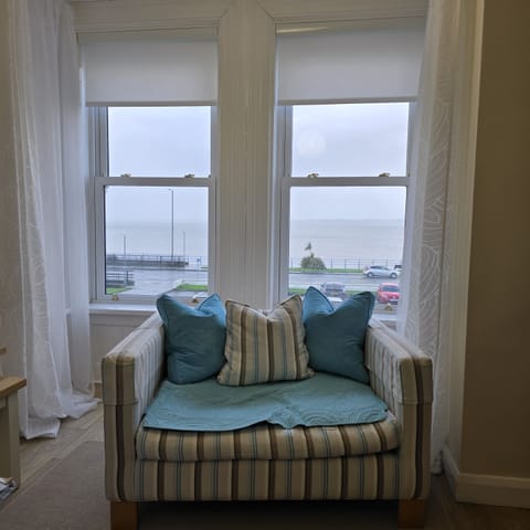 Living Room / Lounge