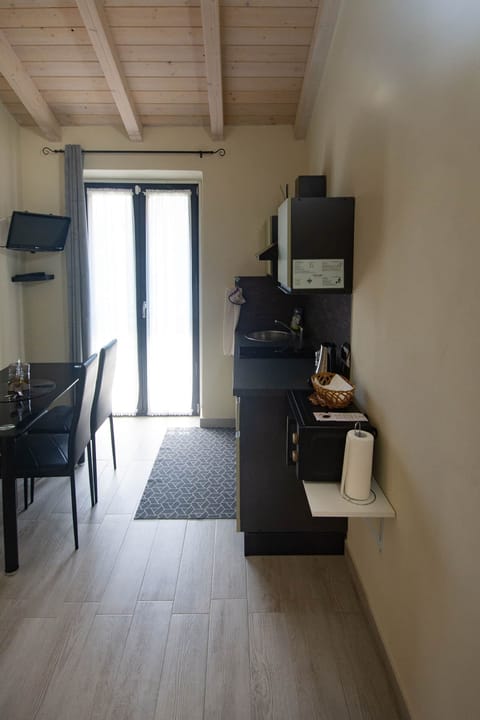 alt="Tavolo da pranzo''