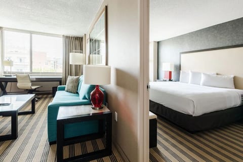 Flow between bedroom and lounge—perfect for longer, relaxed stays.