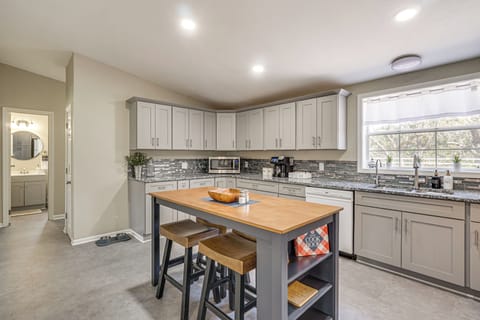 Kitchen | Cooking Basics | Single-Story Home