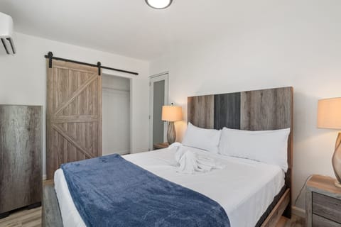 Find a peaceful night's sleep in this nicely decorated space.

