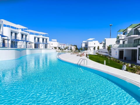 IRINA Living Pool