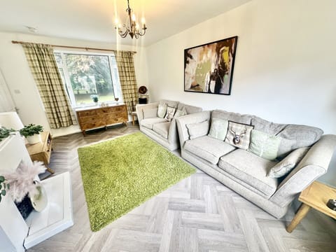 Living Room / Lounge