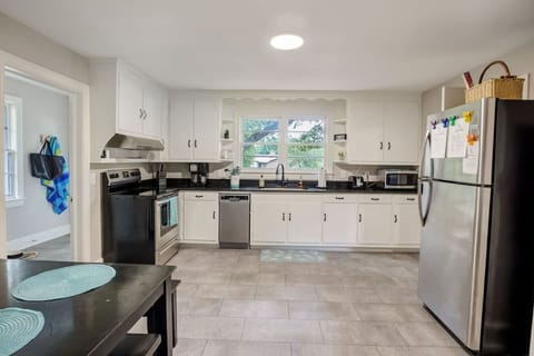 Spacious kitchen available with coffee maker--free tea and coffee provided--and all necessary amenities for a short or long stay.