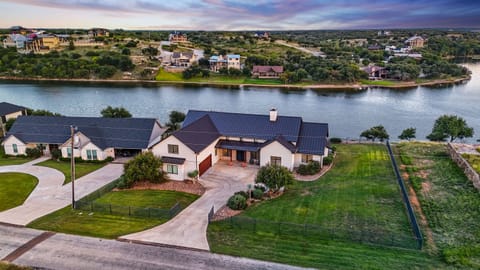 Welcome to THE GOOD LIFE