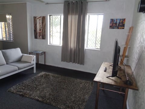LOUNGEROOM