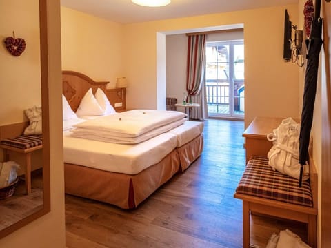 Simply being - Junior suite with balcony "Back then" M - Vogl's Nest House in Salzburgerland