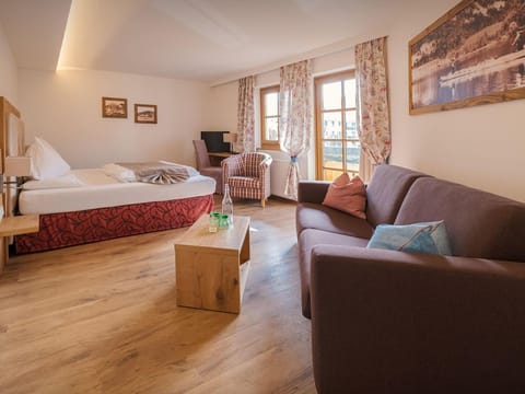 Simply being - Junior suite with balcony "Back then" M - Vogl's Nest House in Salzburgerland