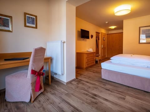 Simply being - Junior suite with balcony "Back then" M - Vogl's Nest House in Salzburgerland