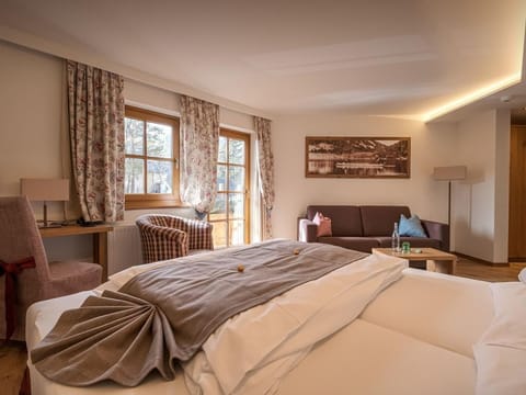 Simply being - Junior suite with balcony "Back then" L - Vogl's Nest House in Salzburgerland