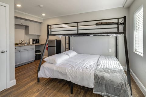 Homosassa Vacation Rental | Studio | 1BA | 400 Sq Ft | Step-Free Access
