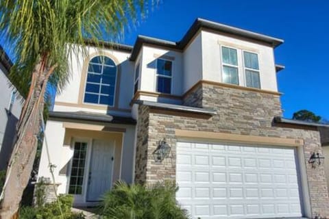 A spacious and stylish home just minutes from top attractions!