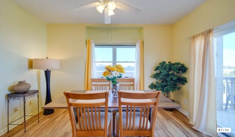 Dinning area with deck view