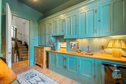 Butler Pantry with Prep Sink