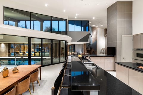 Kitchen Island with Dining for Five