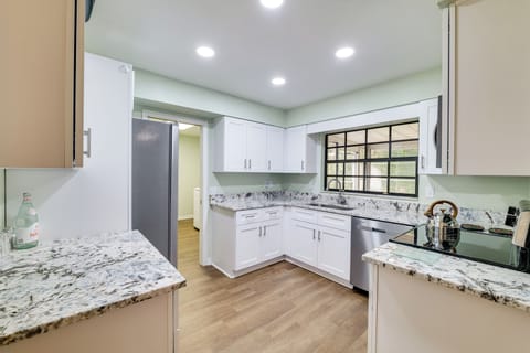 Kitchen | Drip Coffee Maker | Espresso Machine | Blender | Toaster