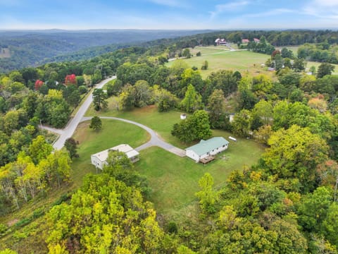  Located just minutes from Historic Downtown Eureka Springs, yet secluded, our home is perfect for anyone looking to enjoy Arkansas like a local.