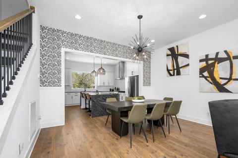 Modern dining space perfect for meals and gatherings w/ loved ones.