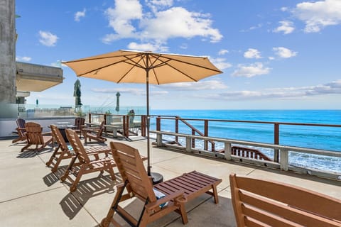 Oceanfront deck with lounge seating