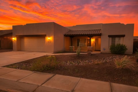 Enjoy the beautiful Arizona Sunrise and Sunsets