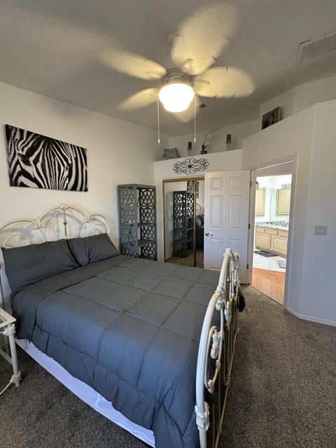 Cozy bedroom with separate private  Full Bath