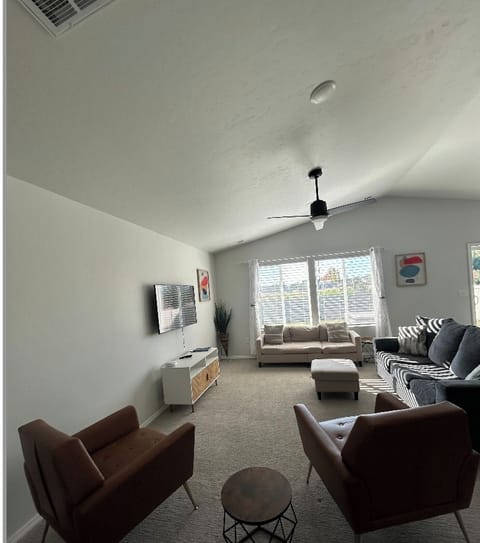 Family room with lots of space