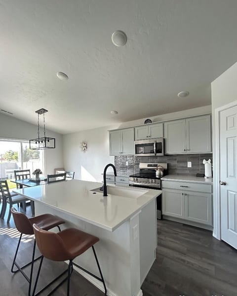 Cook a gourmet meal in this new kitchen!