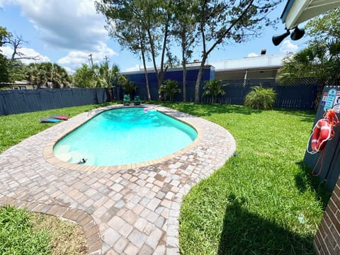 Huge & very deep pool