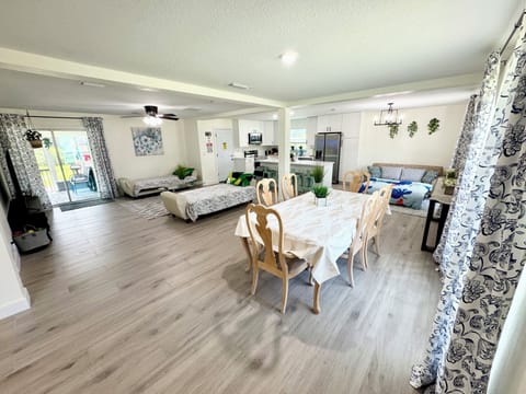 3sofas thta can be transfered to the 2 fullsize beds& 1queenbed.