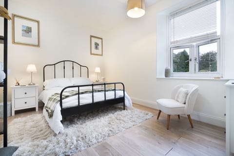 Three Bridges, Ulverston - Bedroom 1