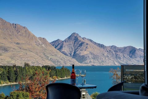 Stunning Mountain views from the deck!