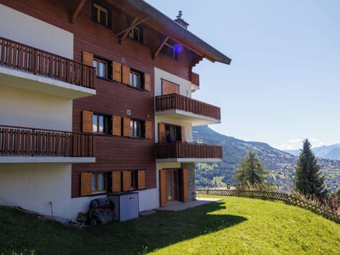 Home, House, Cottage, Mountain Range, Valley, Village, Mountain Village, Ridge, Balcony, Alps