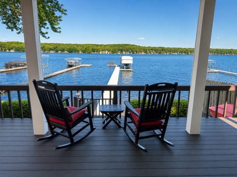 Outdoor lower deck overlook