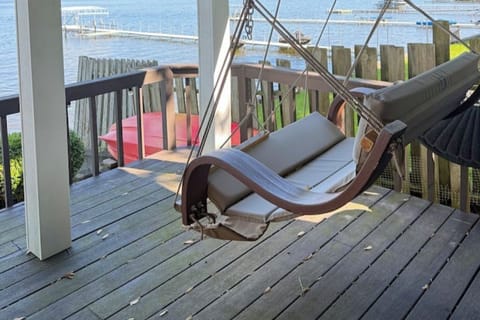 Put up your feet and relax on this swing!