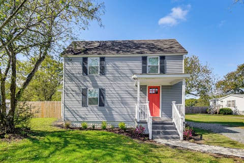 Cape Charles Vacation Rental | 2BR | 2BA | 1,050 Sq Ft | 4 Steps to Enter
