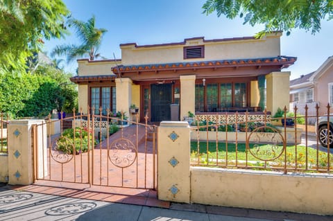 Los Angeles Vacation Rental | Studio | 1BA | 450 Sq Ft | 3 Steps to Access