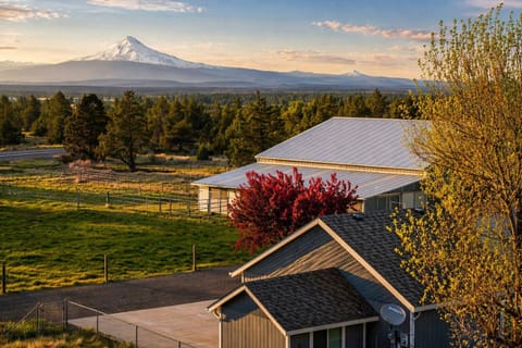 Stable House INN over looking the house and barn with View of MT Jefferson