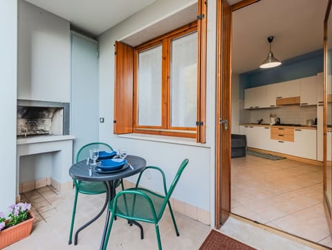 Flooring, Wood, Interior Design, Floor, Ceiling, Room, Apartment, Home, Door, Wood Stain