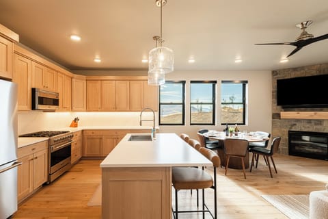 Dining and bar seating