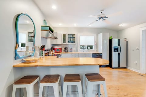 The Breakfast Bar is perfect for grabbing a quick bite before hitting the Beach.