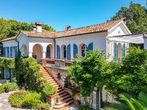 Magnifique Villa a Biot House in Valbonne