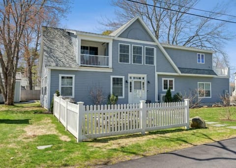 Welcome to Edgewood Avenue, Kennebunkport