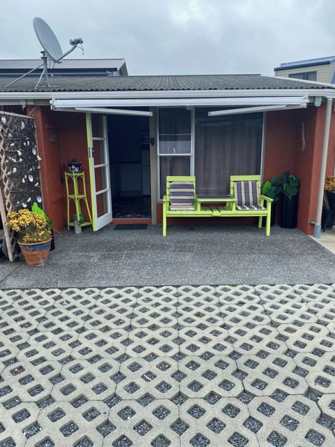 1bedroom with Q/Size bed