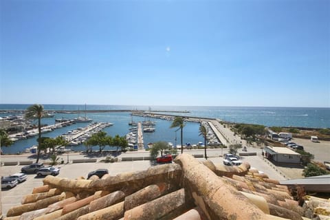 Stunning views to the Mediterranean Sea from this property