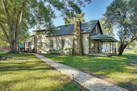 Anthony Vacation Rental | 1BR | 1BA | Stairs Required | 700 Sq Ft