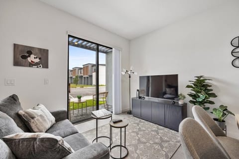 Living room image 1