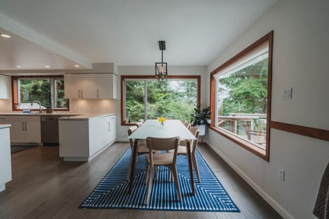 Dining room - open concept