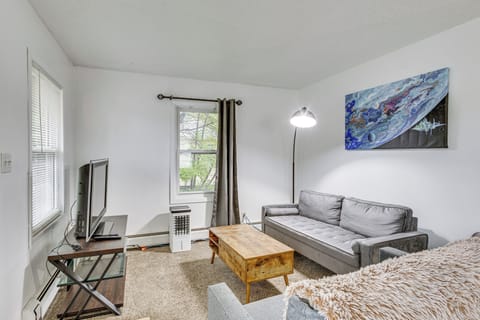 Bismarck Vacation Rental | 3BR | 1BA | 1,000 Sq Ft | 6 Steps to Enter